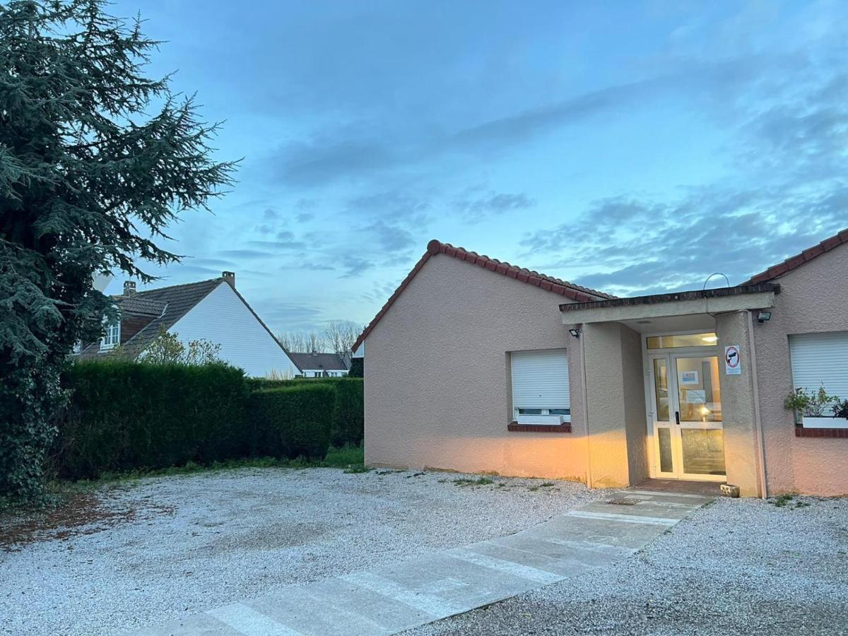 Apartamento Le Mollien Calais Exterior foto