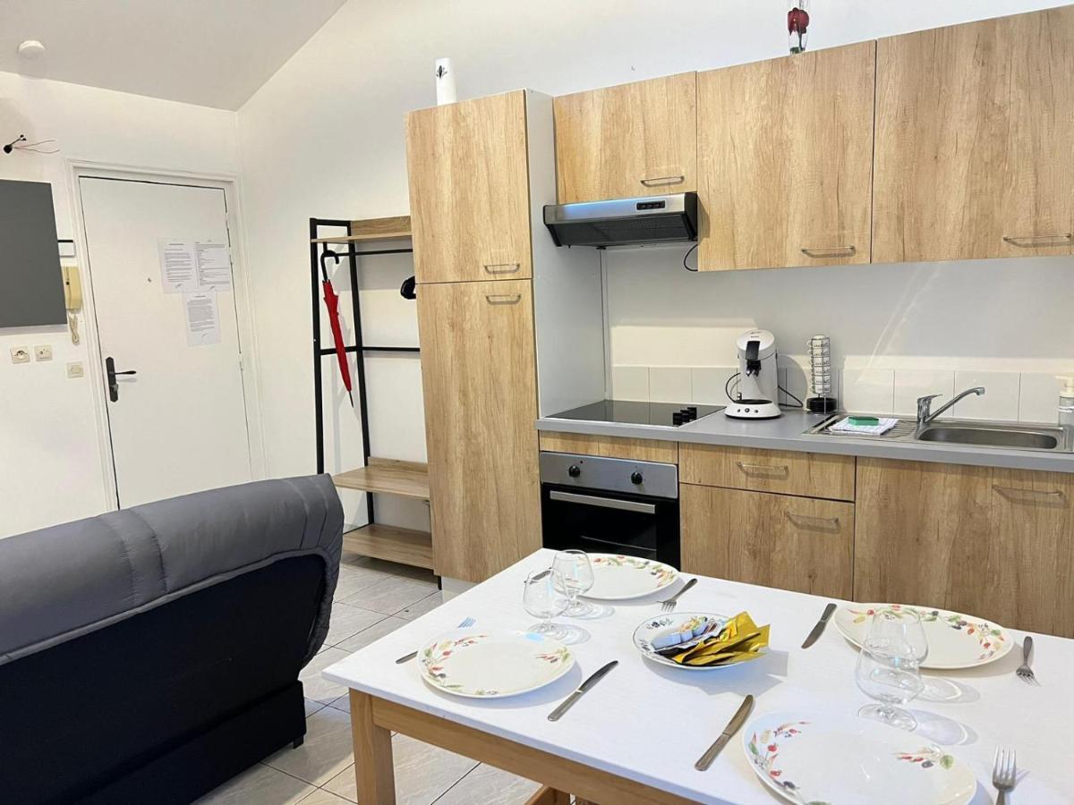 Apartamento Le Mollien Calais Exterior foto